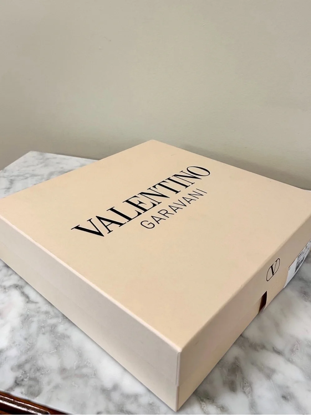 VALENTINO GARAVANI (Empty Box)